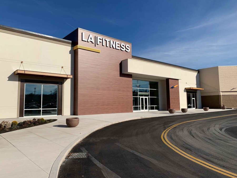 Exterior of LA Fitness in Perinton Square